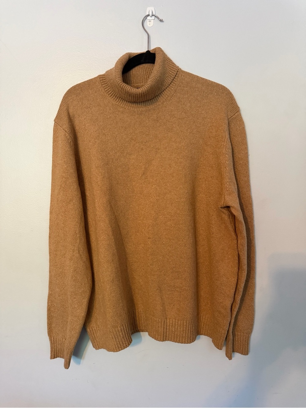NWOT Banana Republic Factory Men's Camel Turtleneck Sweater